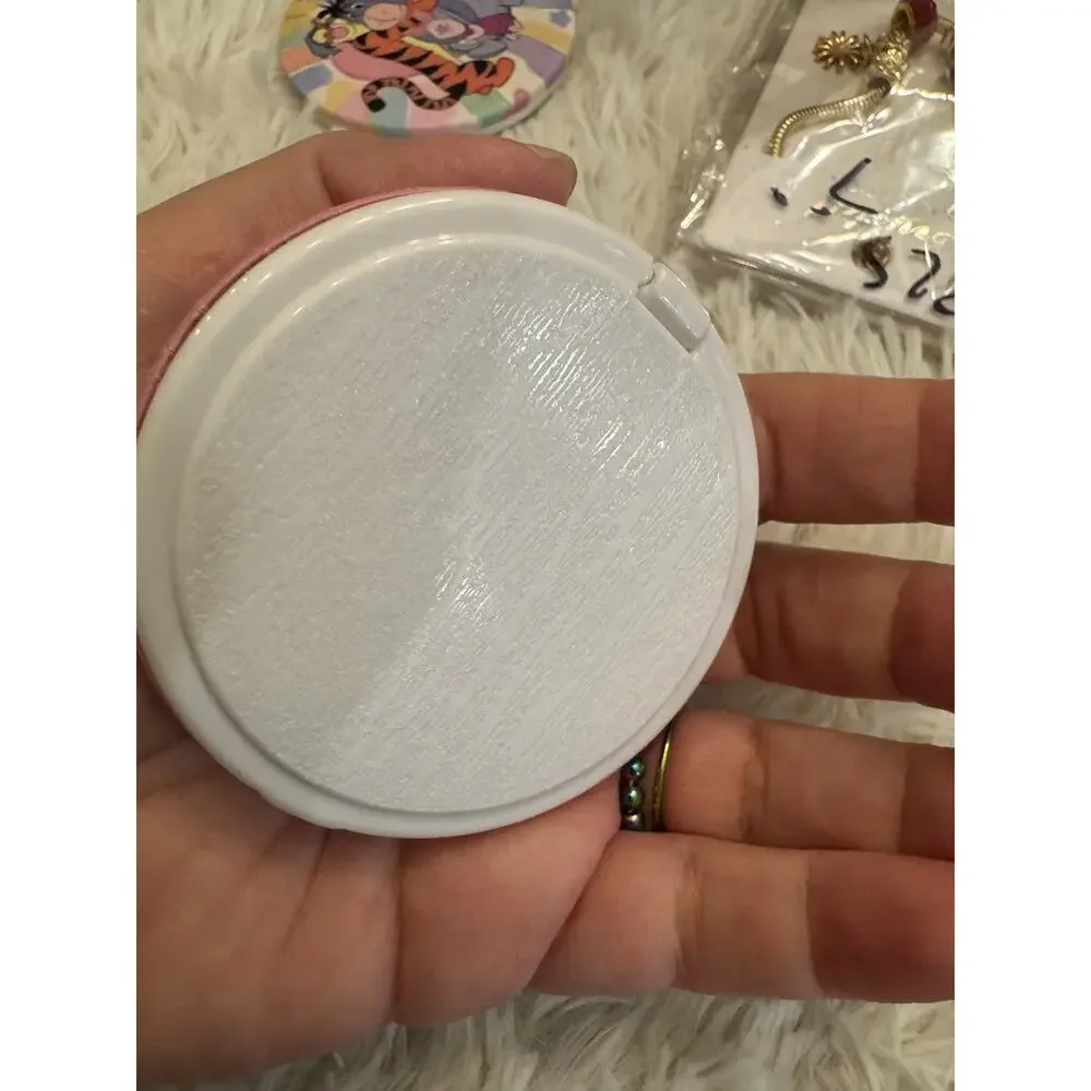 Winnie the Poohpink compact mirror with honey pot and bees